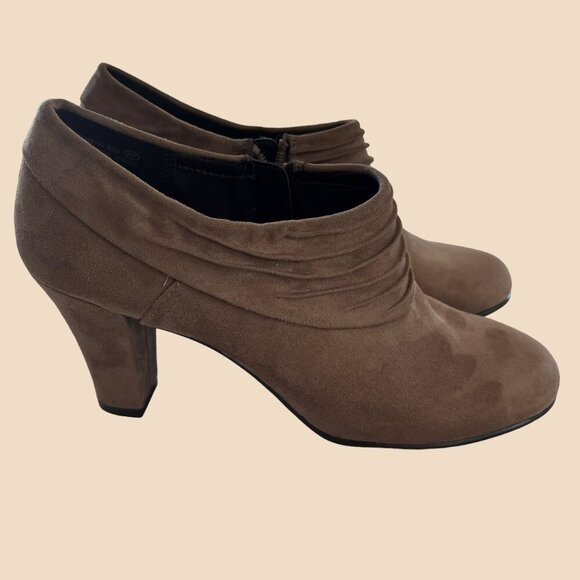 Aerosoles Womens 10 Brown Ankle‎ Booties Faux Suede Heelrest Western Side Zipper - Picture 3 of 9